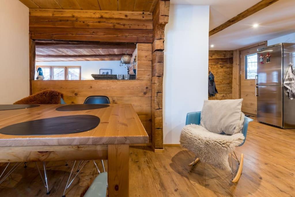 Hygge Hues - 2 Appartement Grengiols